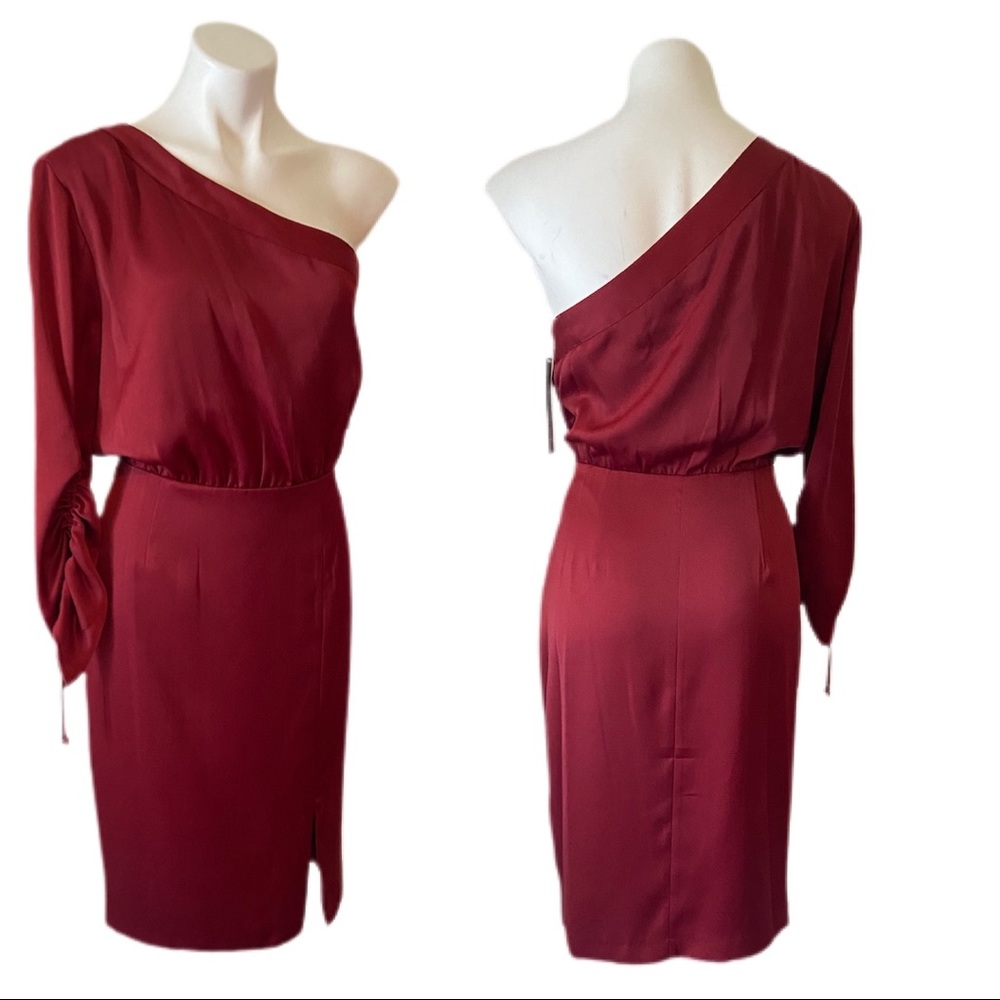 Gianni Bini one sleeve dress
GREAT DEALS